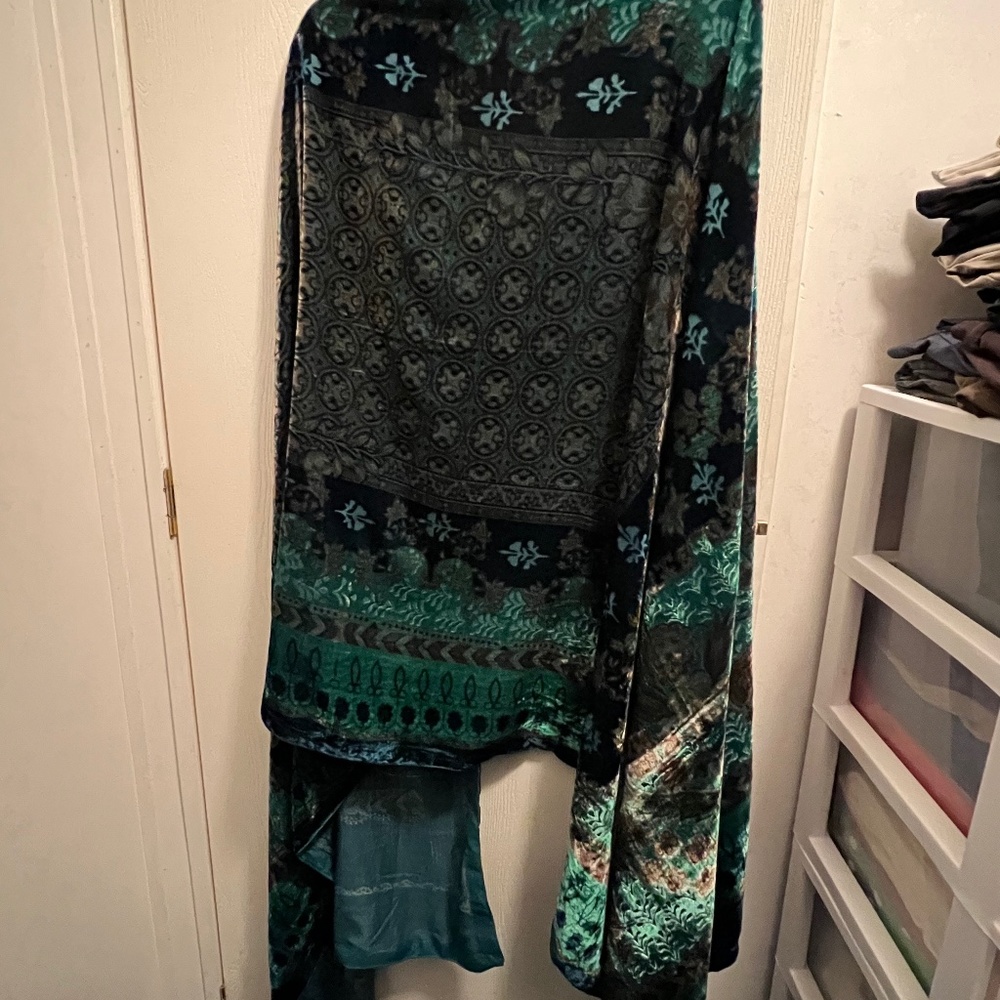 Salai Shop Gul Ahmed 4 piece velvet suit